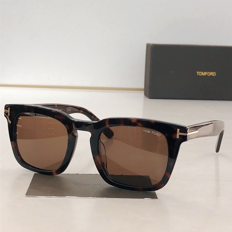 TOM FORD